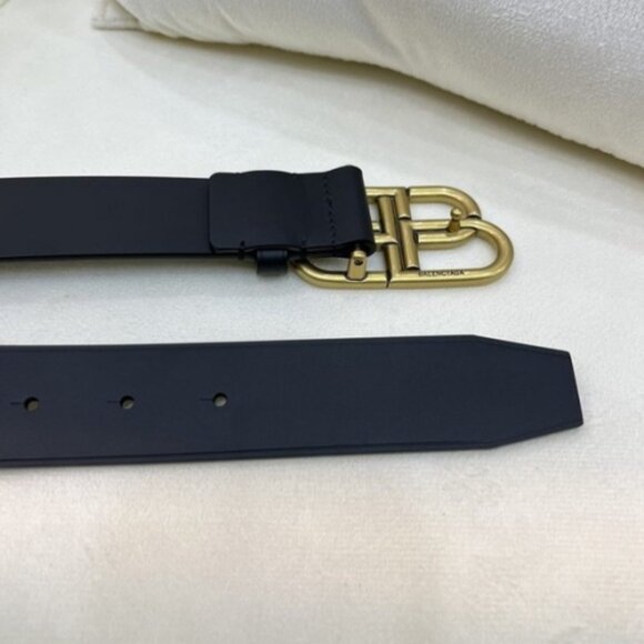 Valencia ha Deluxe Black Leather Accessory - Picture 3 of 5